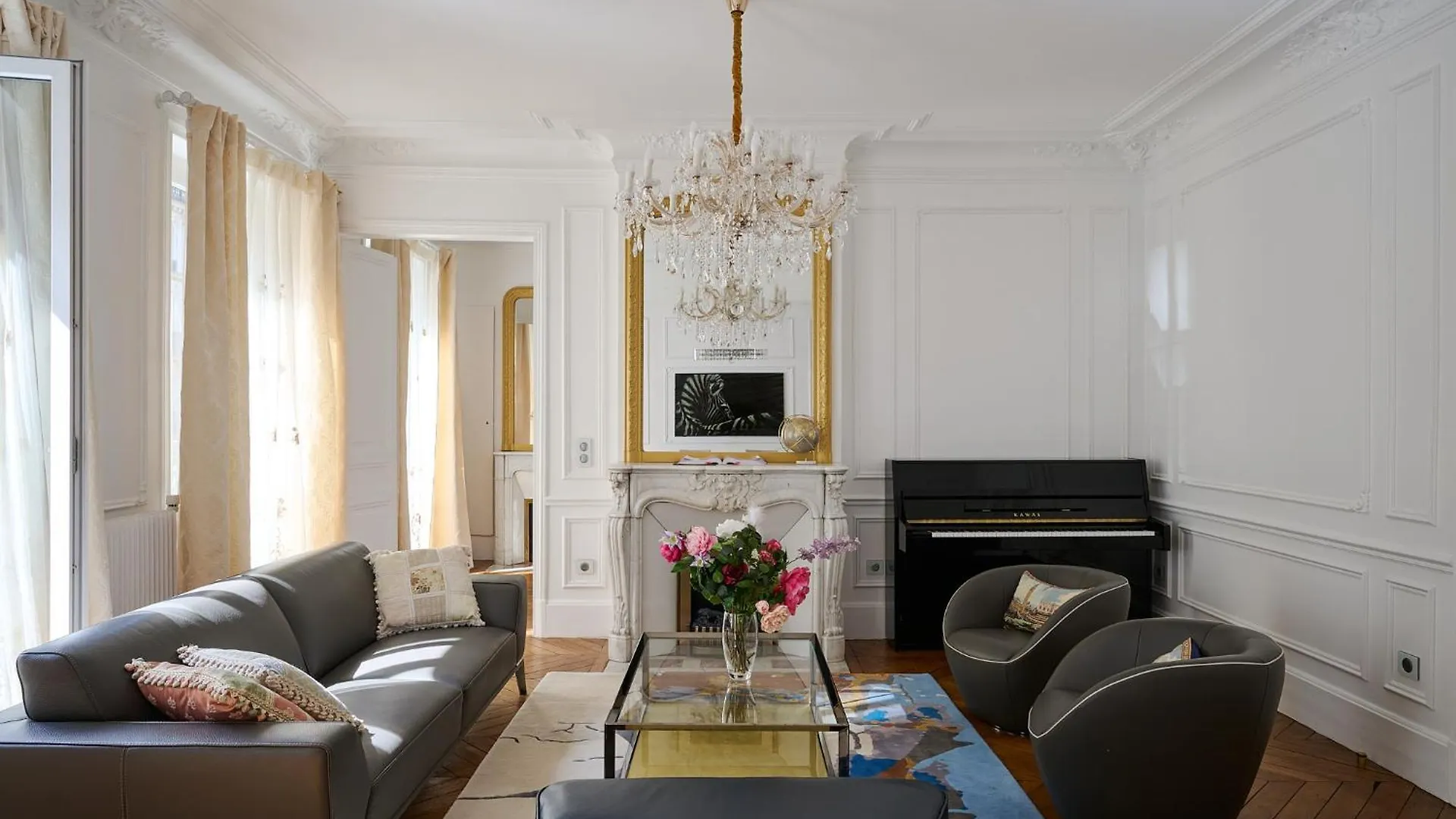 Apartment Luxury Royal Suite, 118 Square Meters, Notre Dame, 3 Bedrooms Paris France