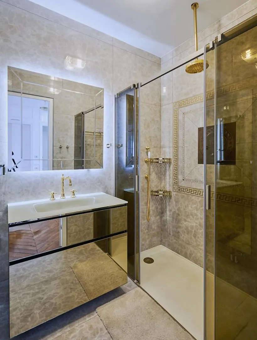Luxury Royal Suite, 118 Square Meters, Notre Dame, 3 Bedrooms Paris France