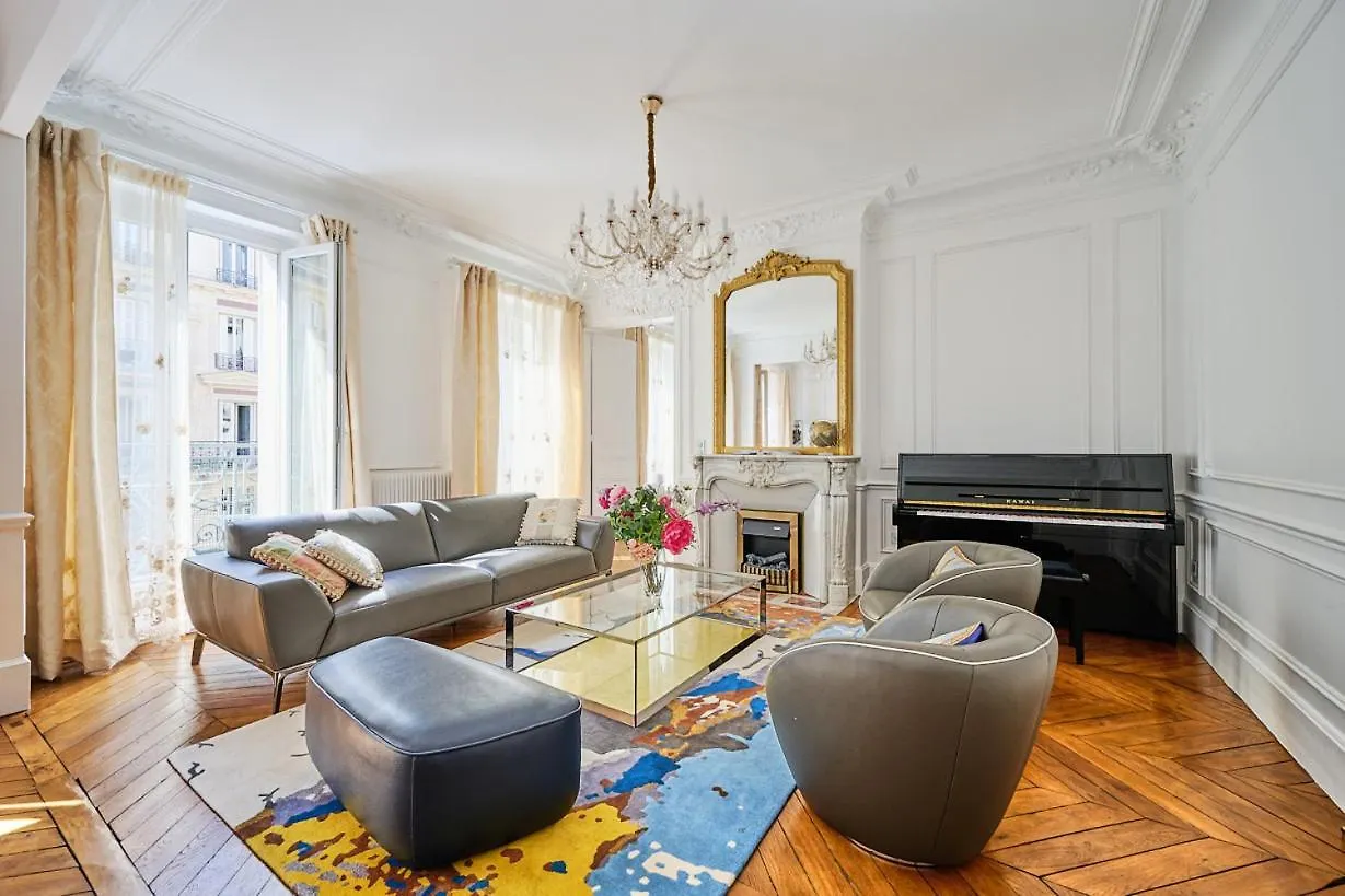 Luxury Royal Suite, 118 Square Meters, Notre Dame, 3 Bedrooms Paris France